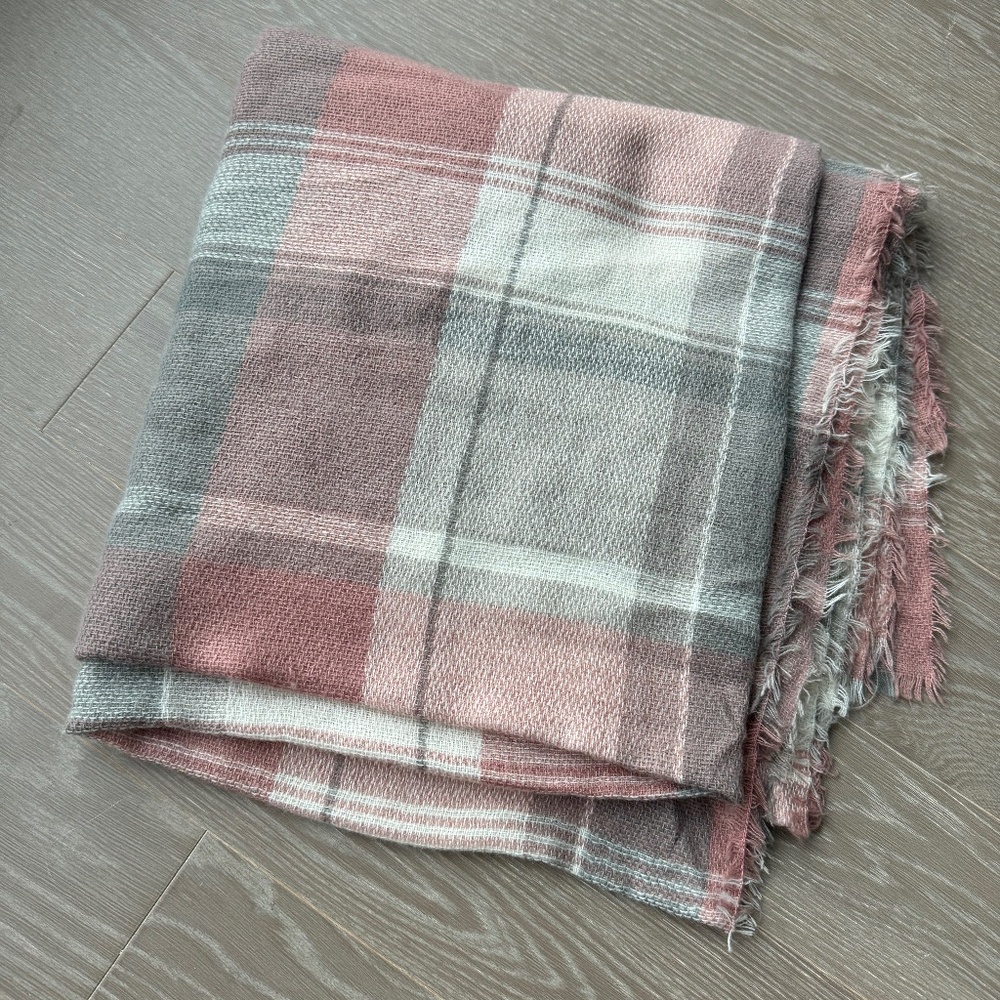 Cozy neutral tone scarf